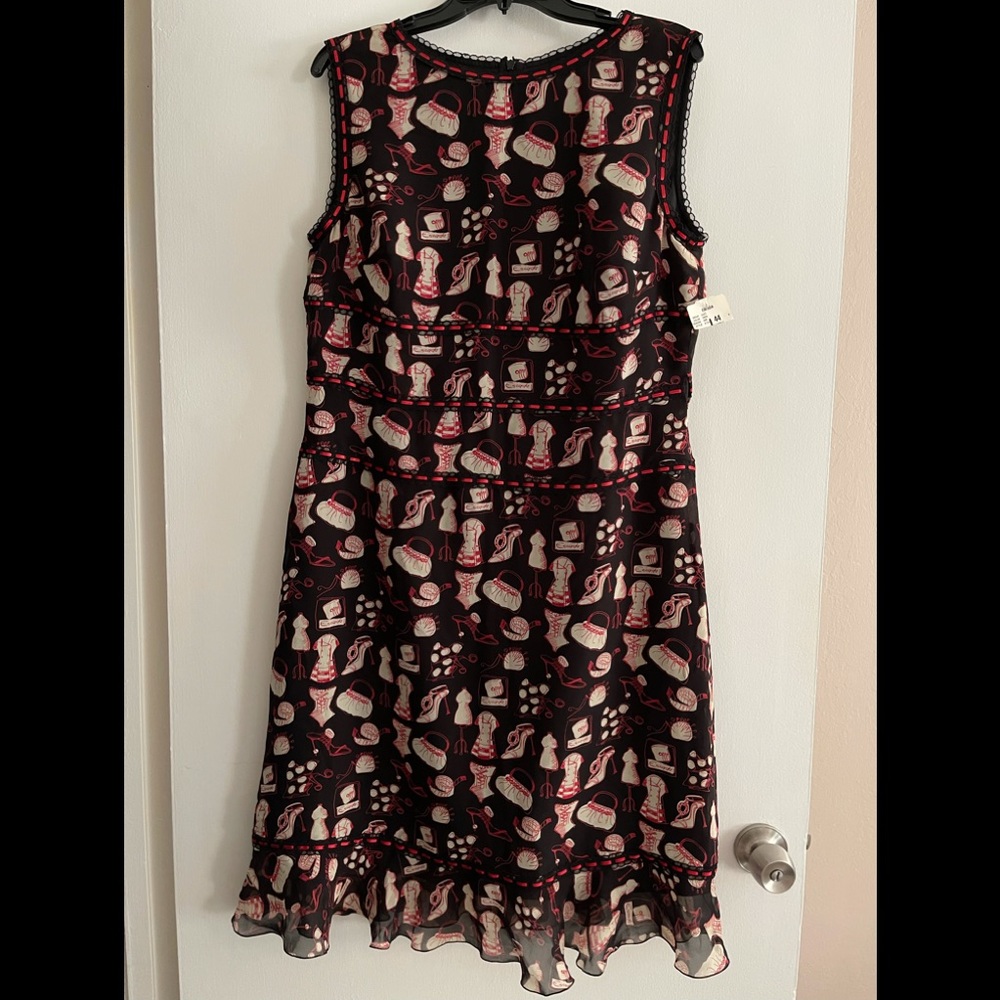 Escada women’s sleeveless dress in EU size 44 -NEW